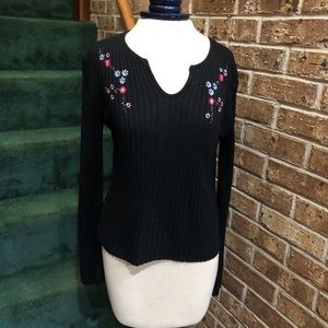 Y2K VTG 90s Black Floral Embroidered Sweater